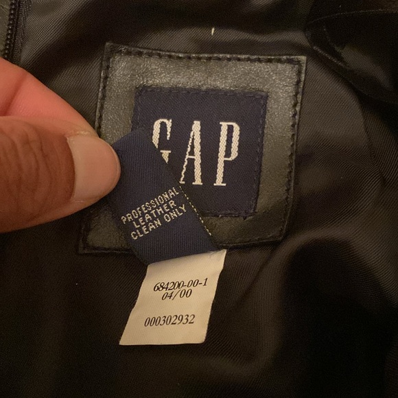 RARE✨Excellent Preworn Condition✨GAP Genuine Leather Skirt. Size 0. BLACK - Picture 6 of 10